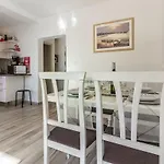 Mika Apartman Póla
