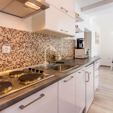 Mika Apartman *