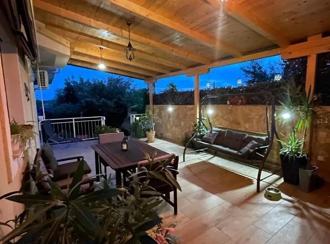 アパート Mika プーラ